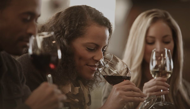 PeopleTastingWine